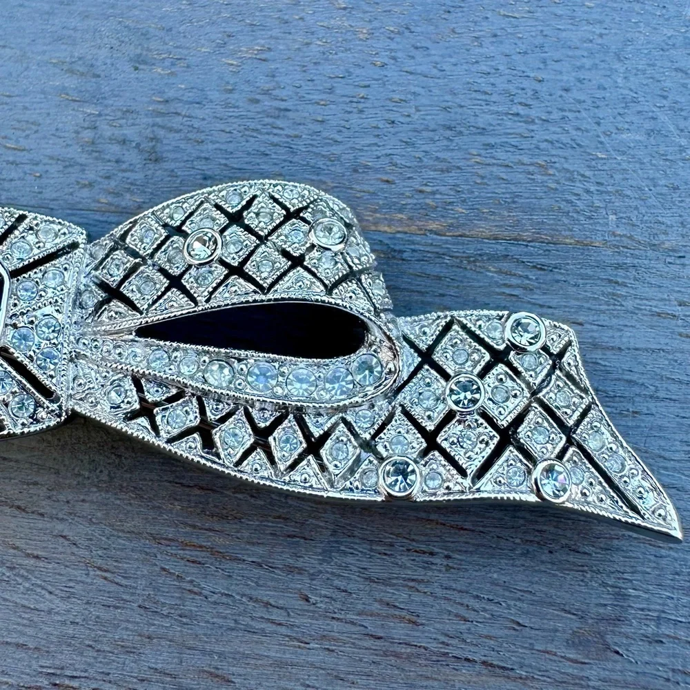 Vintage Rhinestone Bow Brooch - Picture 12 of 12